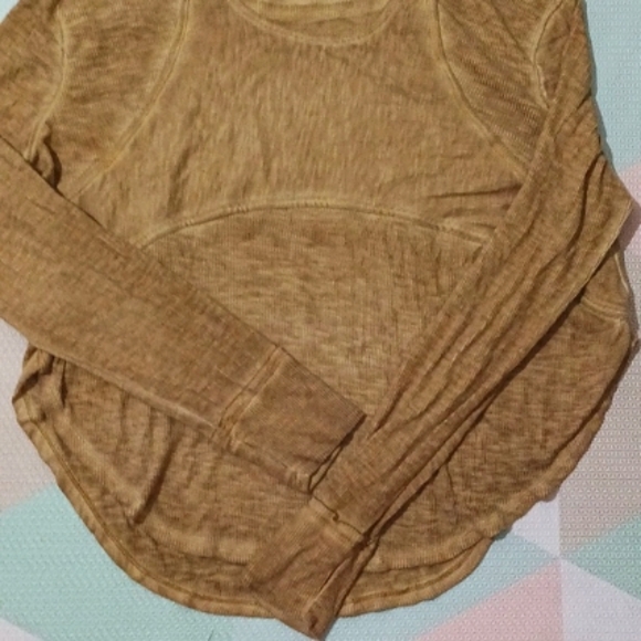 Free People Zenith High Low Thumbhole Top size S - Picture 3 of 12